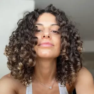 capelli ricci naturali e struttura biologica del riccio